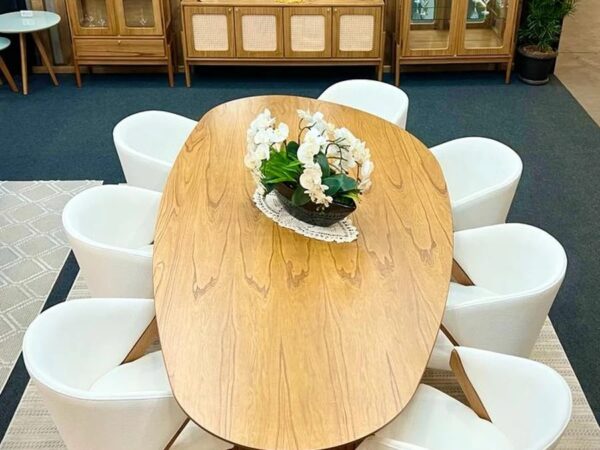 Decoração rústica: Como selecionar a mesa de madeira maciça perfeita?